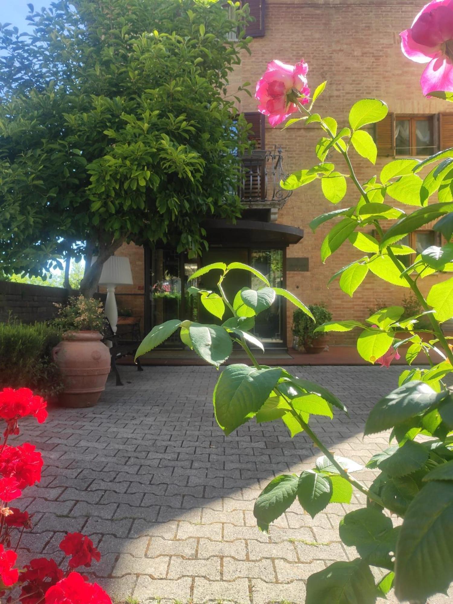 Hotel Arcobaleno Siena Eksteriør billede