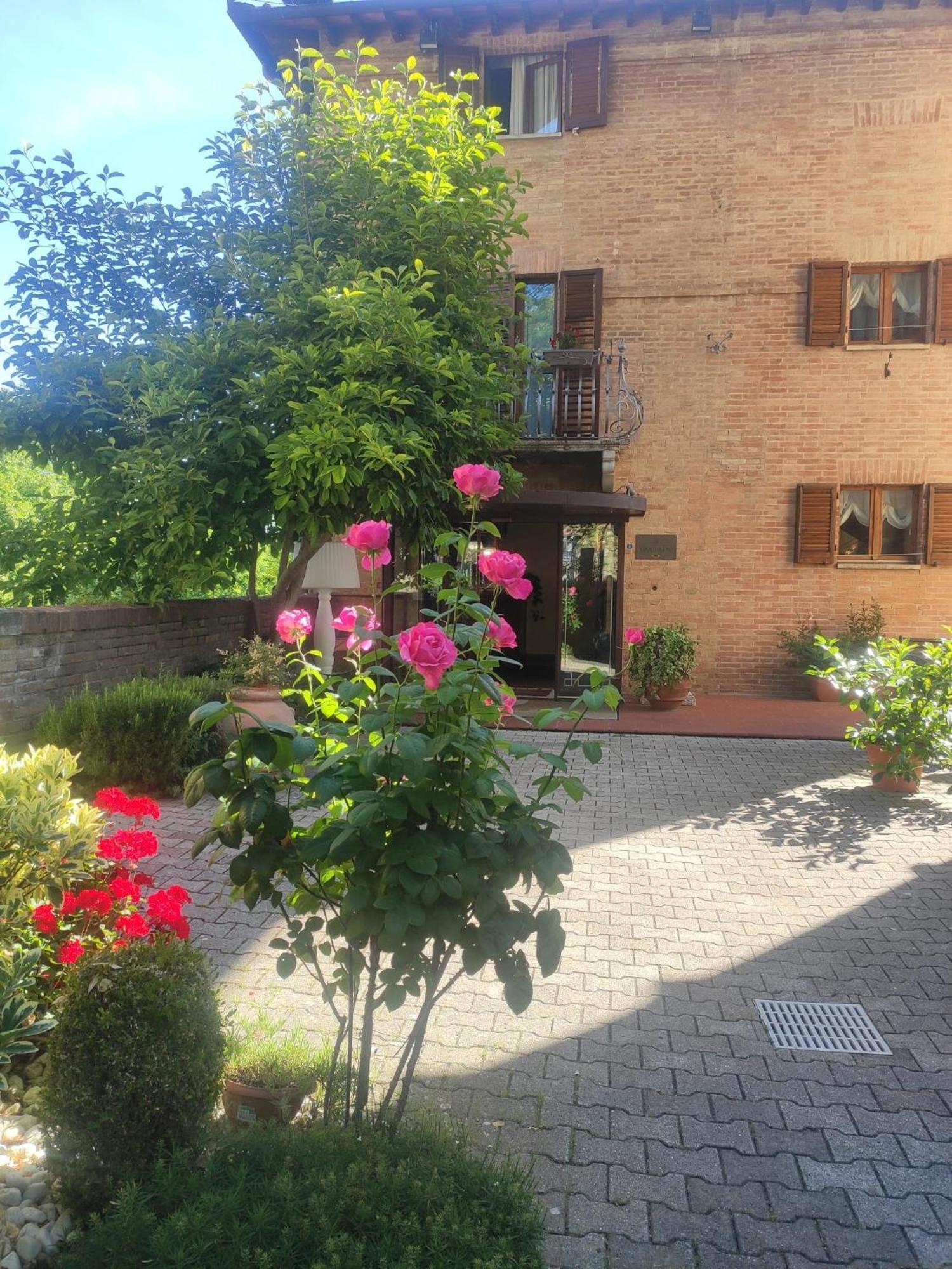 Hotel Arcobaleno Siena Eksteriør billede